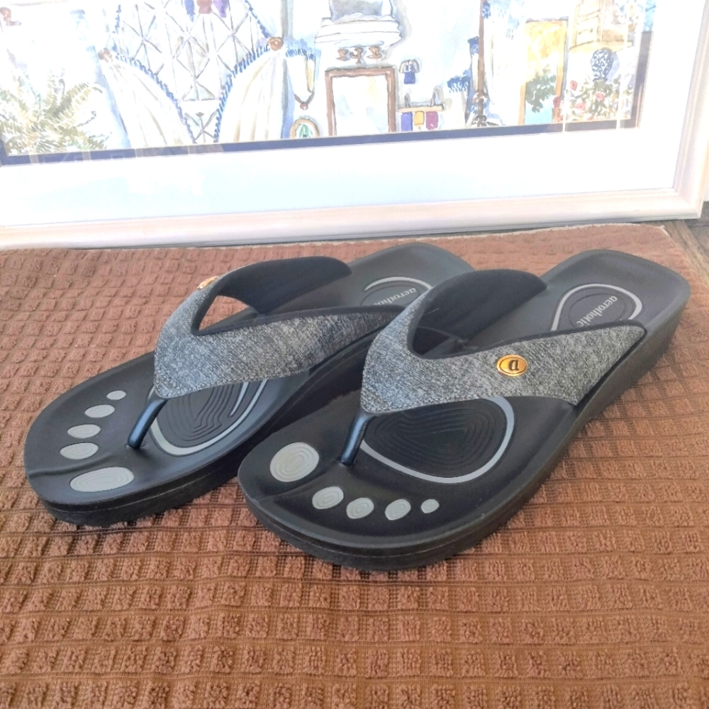 Aerothotic Original Orthotic Crystal Grey/Black Moulded Thongs. Size EU39/US 9